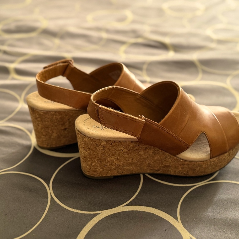 Leather wedge sandals